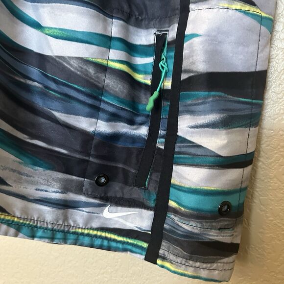 Nike Men's Multicolor Polyester Pull On Swim Trunk Logo Print Shorts Size large - Picture 2 of 6